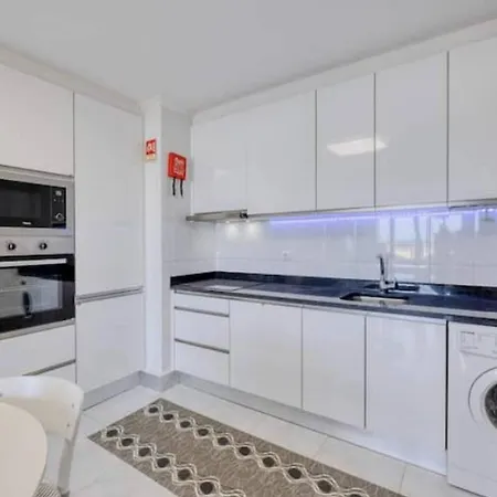 Ocean View! 2-bedroom Cosy Apartment Portimao